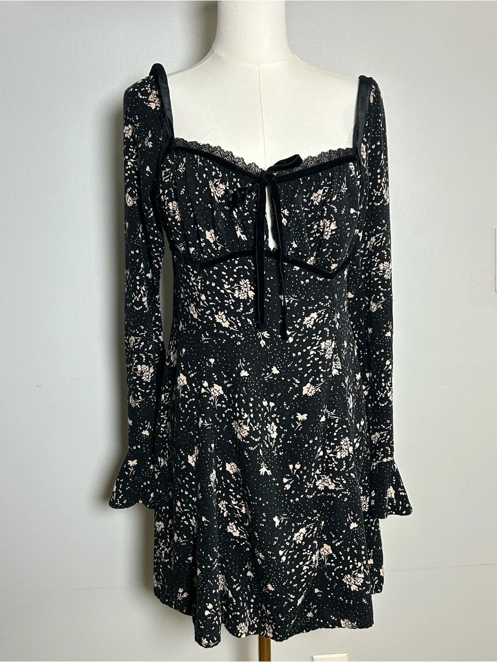 Free People Black Cream Floral Long-Sleeve  Dress mini dress velvet trim